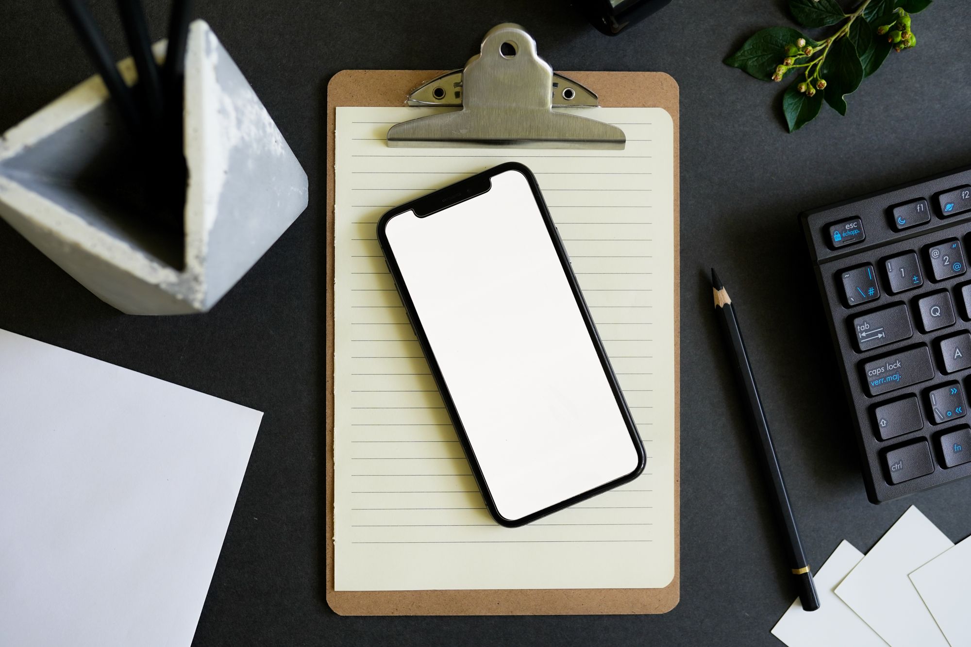 WhatsApp, Zettel und Excel: Zeitverluste im Handwerk